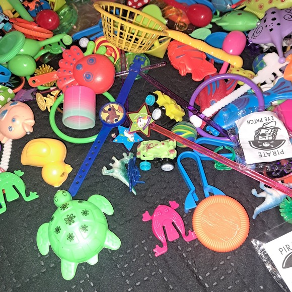 NEW KIDS Party Prizes Pinata Prizes Party Favors APPX 170 Toys - Picture 3 of 7